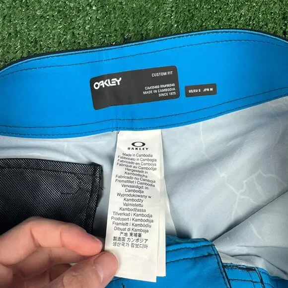 New With Tags Oakley Swim Shorts Size Small Floral Hawaiian Y2K Summer VTG - Picture 5 of 10